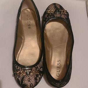 Flat Guess shoe